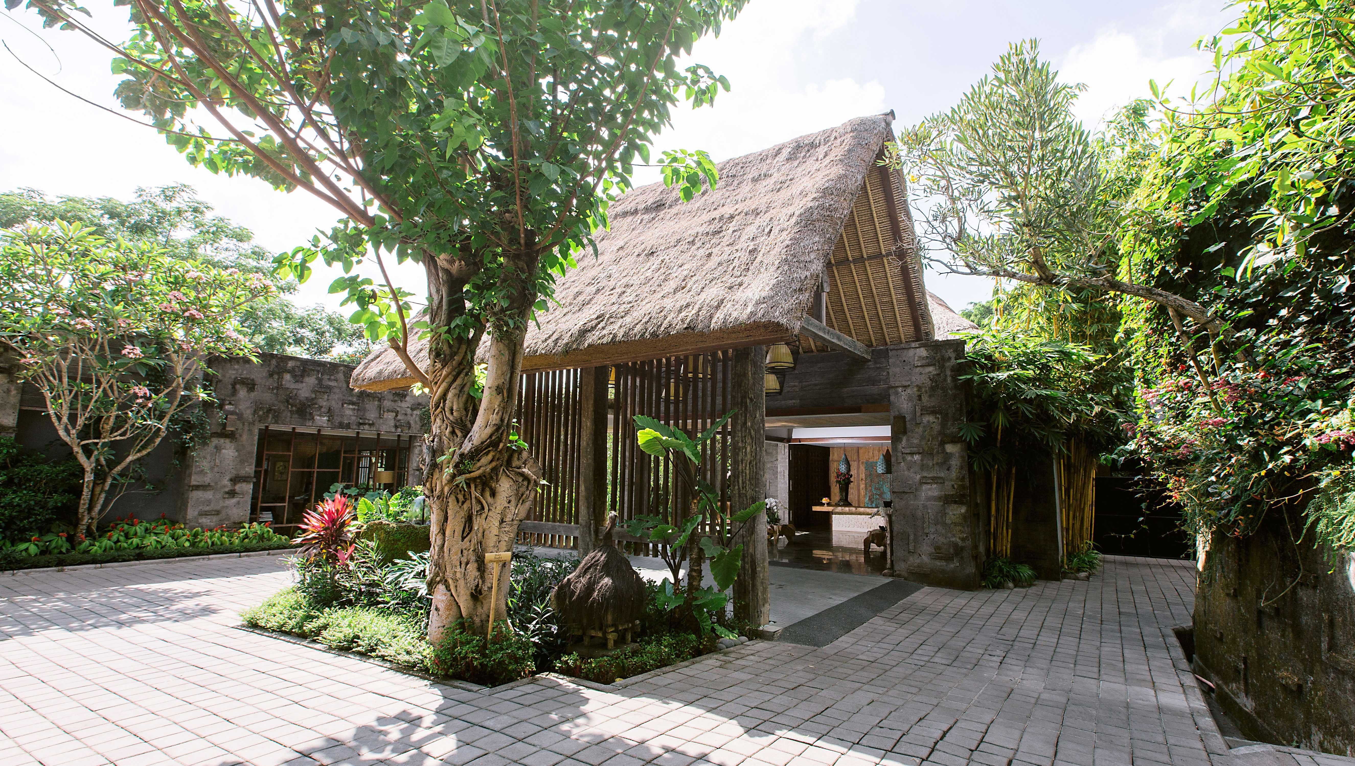 Tejaprana Resort & Spa Ubud  Exterior photo The entrance of the museum