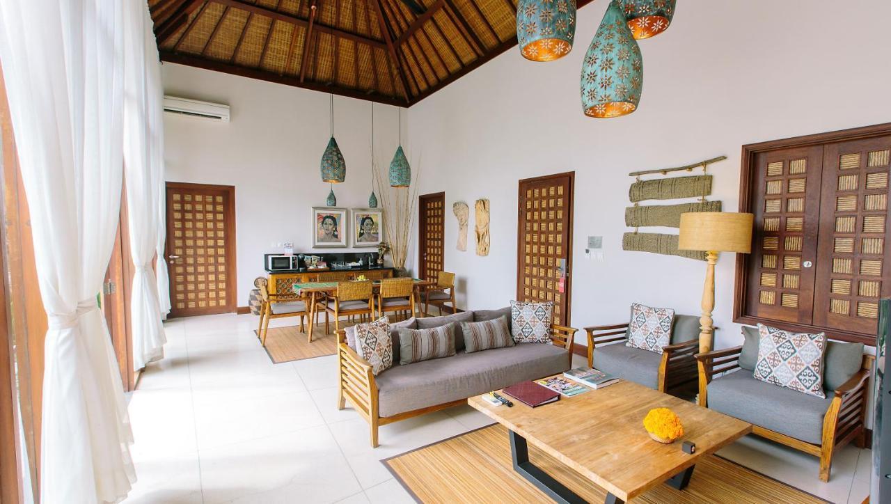 Tejaprana Resort & Spa Ubud  Exterior photo A villa at the resort